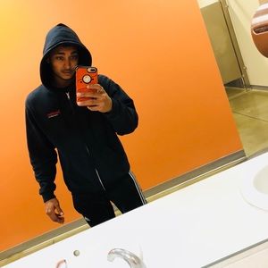 Meet your Posher, Leslie